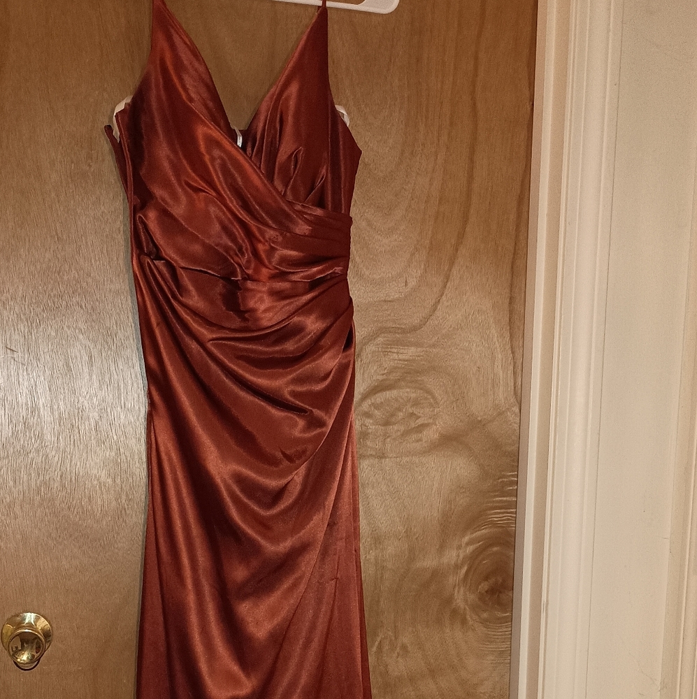Evening/Prom Gown/Bridesmaids Dress sz 4 (Color is Cinnamon)
